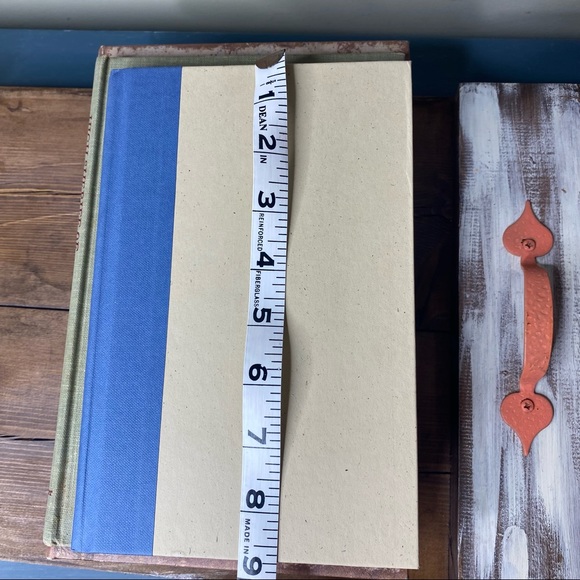 The Book of Totally Useless Info Coffee table Book - Picture 11 of 13